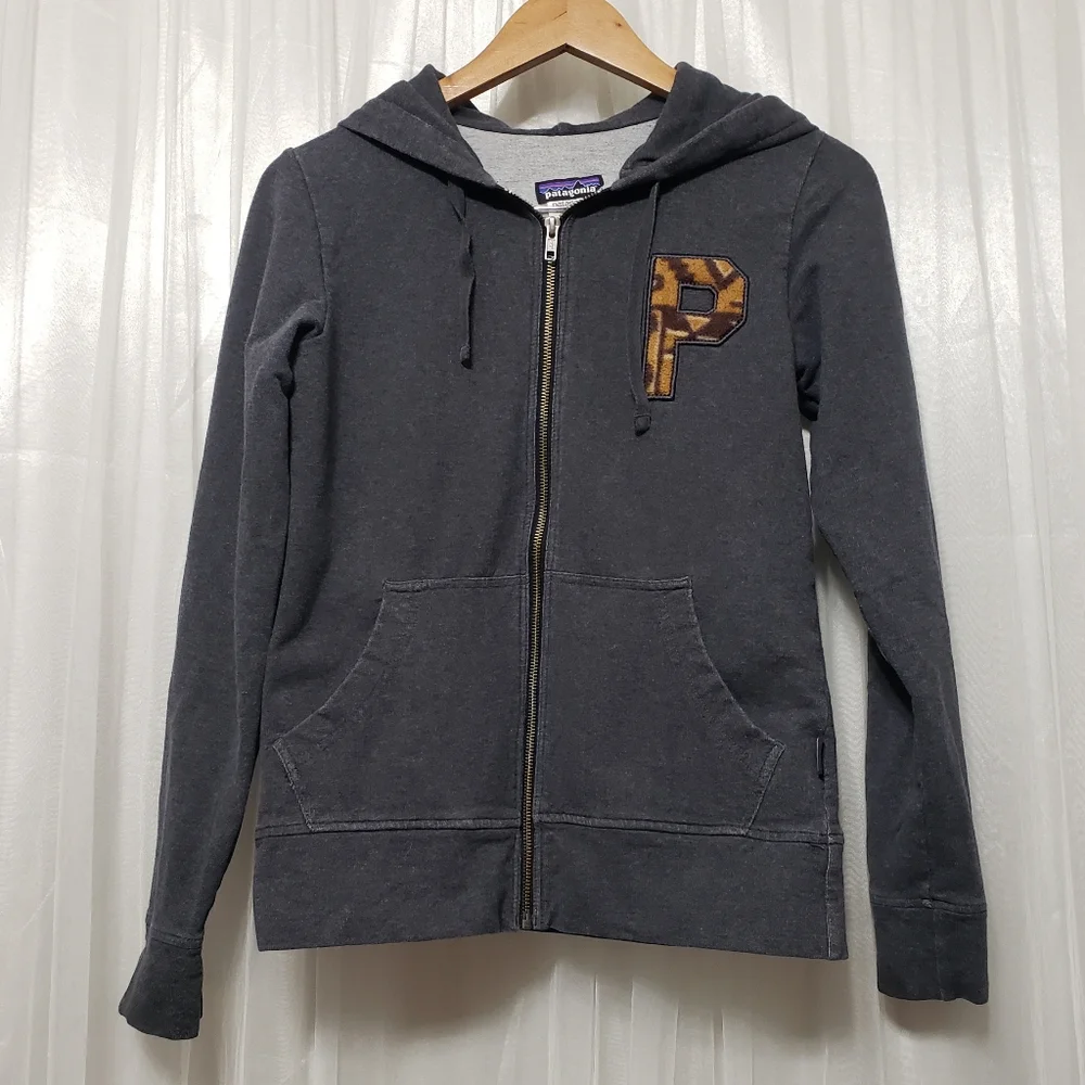 Patagonia Sz XS Letter 'P' Full Zip Hoodie